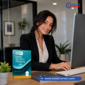 Eset Home Premium al lado de chica con su computadora.