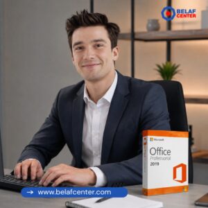 office 2019 profesional plus joven trabajando en su laptop.